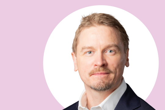 Max Karukivi lähikuvassa.