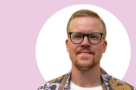 Teemu Helenius lähikuvassa.