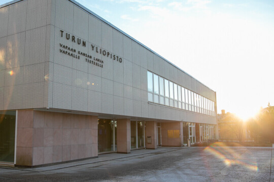 UUTISKUVA paarakennus talvi 1