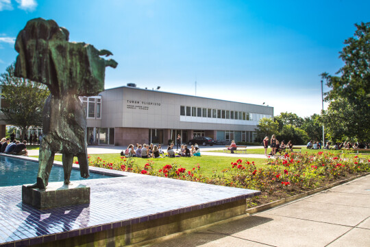 UUTISKUVA yliopistonmaki kesa opiskelijat