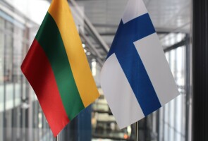 Liettuan ja Suomen liput