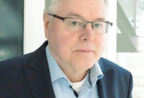 Professori Jyrki Heino