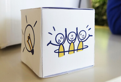Playful minds -hanke
