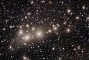 Perseus-galaksijoukko Euclid-avaruusteleskoopin kuvaamana