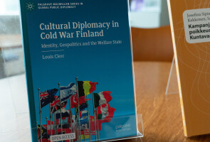 Kuva Cultural diplomacy -kirjan kannesta.