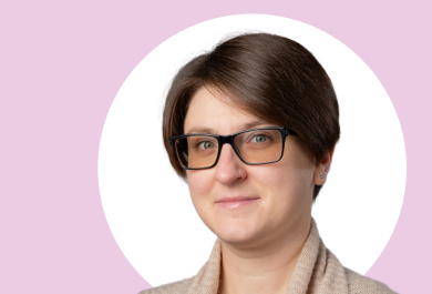 A photo of Viktoriya Kuzina with pink and white background.