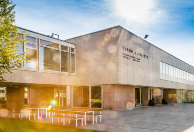 UUTISKUVA paarakennus syksylla hires 1 (1)