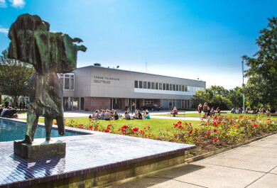 UUTISKUVA yliopistonmaki kesa opiskelijat