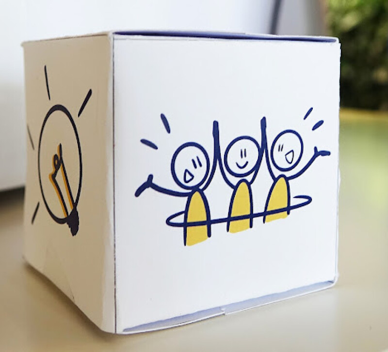 Playful minds -hanke