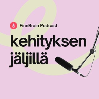 Kansikuva, jossa mikrofoni ja teksti "FinnBrain podcast" ja sen alla "Kehityksen jäljillä"