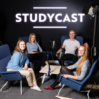 Studycast opiskelijaelämää Turun yliopistossa -podcastin keskustelijat studiossa.